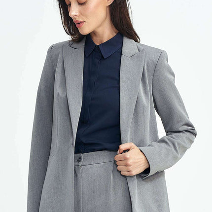 Elegant Fitted Grey Blazer With Shoulder Pads Hip Length - Très Elite