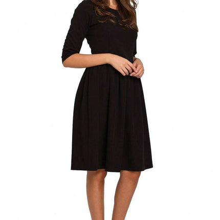 Elegant Flared Midi Dress - Très Elite