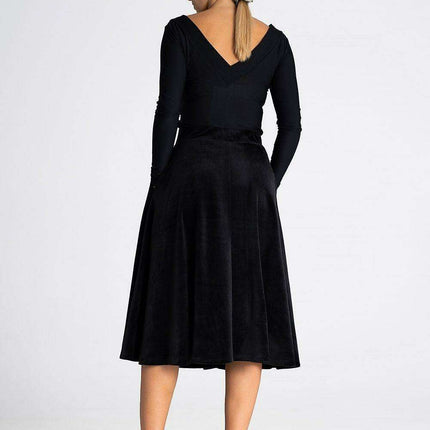 Elegant Flared Midi Skirt with Waist-Enhancing Design - Très Elite