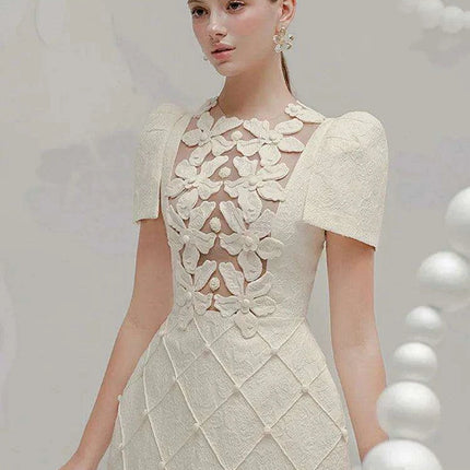 Elegant Floral Embroidered A-line Evening Gown - Très Elite