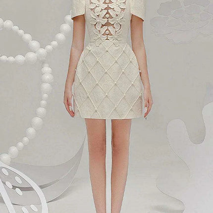 Elegant Floral Embroidered A-line Evening Gown - Très Elite