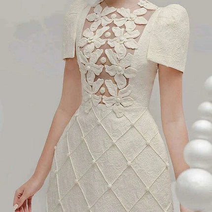 Elegant Floral Embroidered A-line Evening Gown - Très Elite