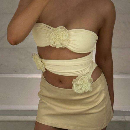 Elegant Floral Halter Neck Backless Jumpsuit for Memorable Nights - Très Elite