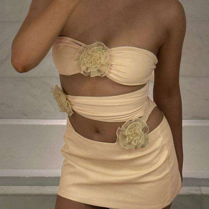 Elegant Floral Halter Neck Backless Jumpsuit for Memorable Nights - Très Elite