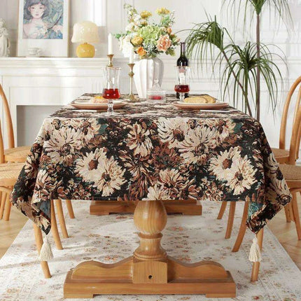 Elegant Floral Jacquard Tablecloth with Charming Tassel Details - Transform Your Dining Atmosphere - Très Elite