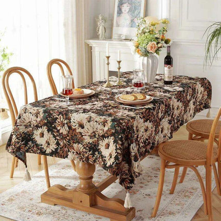 Elegant Floral Jacquard Tablecloth with Charming Tassel Details - Transform Your Dining Atmosphere - Très Elite