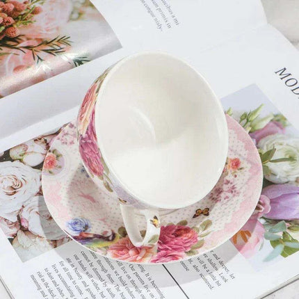 Elegant Floral Porcelain Tea Set for the Sophisticated Tea Connoisseur - Très Elite