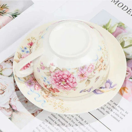 Elegant Floral Porcelain Tea Set for the Sophisticated Tea Connoisseur - Très Elite