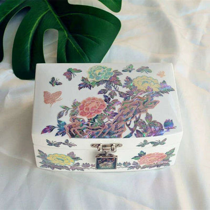 Elegant Floral and Butterfly Mother of Pearl Jewelry Box - Perfect Gift for Her on Any Special Occasion - Très Elite