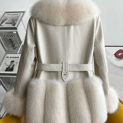 Elegant Fox Fur-Accented Winter Jacket: The Ultimate in Warmth and Style - Très Elite