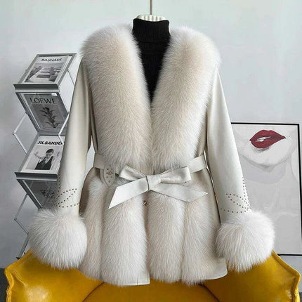 Elegant Fox Fur-Accented Winter Jacket: The Ultimate in Warmth and Style - Très Elite