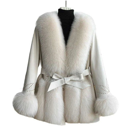 Elegant Fox Fur-Accented Winter Jacket: The Ultimate in Warmth and Style - Très Elite