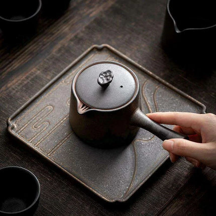 Elegant Gilt Ceramic Teapot with Comfortable Side Handle for Authentic Chinese Tea Ceremony - Très Elite