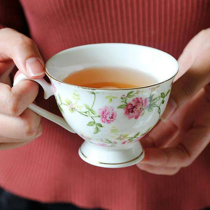 Elegant Glass Teapot & Porcelain Cup Set for Afternoon Tea - Perfect Gift for Home Celebrations - Très Elite