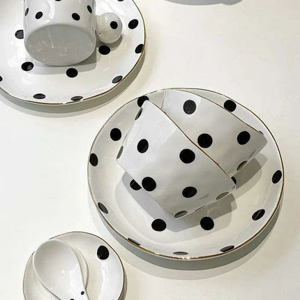 Elegant Gold-Trimmed Polka Dot Ceramic Dining Set for Sophisticated Entertaining - Très Elite