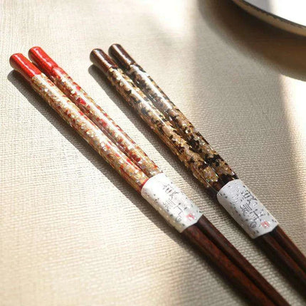 Elegant Handcrafted Japanese Wooden Chopsticks Set - Premium Dining Utensils for a Refined Experience - Très Elite
