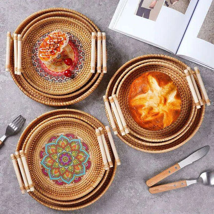 Elegant Handwoven Rattan Serving Tray with Wooden Handles for Stylish Hosting - Très Elite