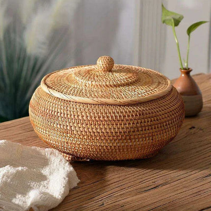 Elegant Handwoven Rattan Storage Chest - Stylish Organizer for Any Room - Très Elite