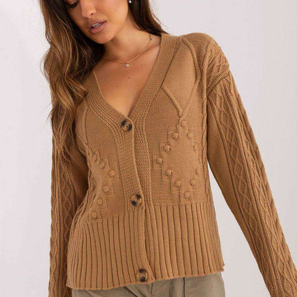 Elegant Heart-Embellished Knit Cardigan - Très Elite