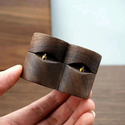 Elegant Heart-Shaped Walnut Jewelry Box - The Perfect Love Token for Special Moments - Très Elite