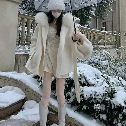 Elegant Hooded Cashmere Wool Winter Coat with Stylish Belt