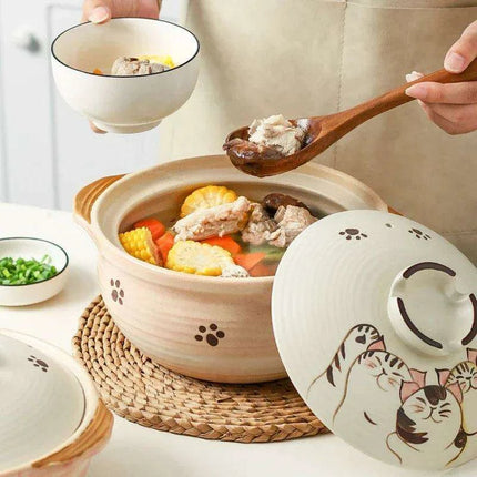 Elegant Japanese Cat-Themed Ceramic Stew Pot with Comfortable Double Ear Handles for Gourmet Cooking - Très Elite