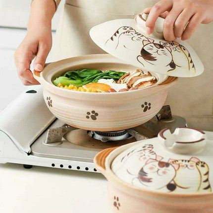 Elegant Japanese Cat-Themed Ceramic Stew Pot with Comfortable Double Ear Handles for Gourmet Cooking - Très Elite