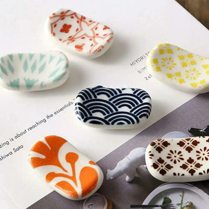 Elegant Japanese Ceramic Chopstick Holder - Stylish Anti-Slip Accessory for Refined Dining Experiences - Très Elite