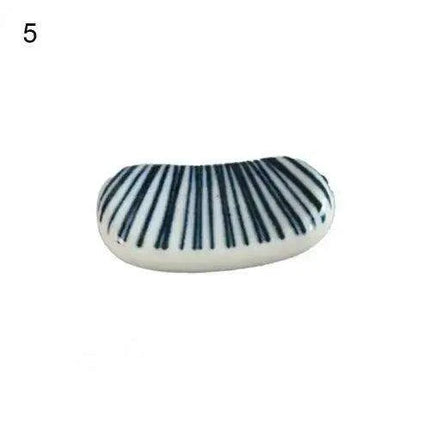 Elegant Japanese Ceramic Chopstick Holder - Stylish Anti-Slip Accessory for Refined Dining Experiences - Très Elite