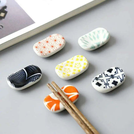 Elegant Japanese Ceramic Chopstick Holder - Stylish Anti-Slip Accessory for Refined Dining Experiences - Très Elite