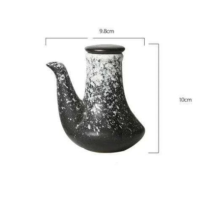 Elegant Japanese Ceramic Jar for Oils and Vinegars - Stylish Culinary Storage Solution - Très Elite