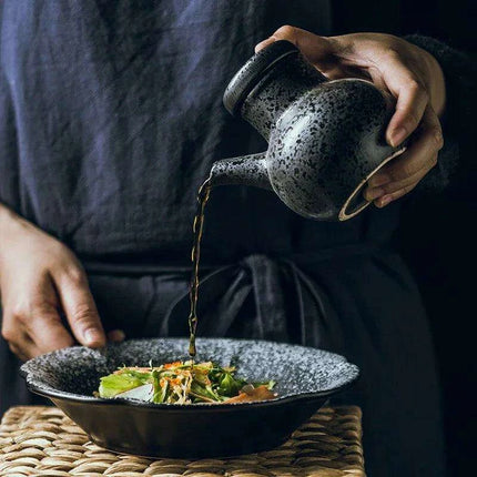 Elegant Japanese Ceramic Jar for Oils and Vinegars - Stylish Culinary Storage Solution - Très Elite