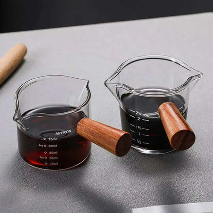 Elegant Japanese-Inspired Borosilicate Glass Serving Pan with Comfortable Handle - Stylish Mini Server for Milk and Sauces - Très Elite