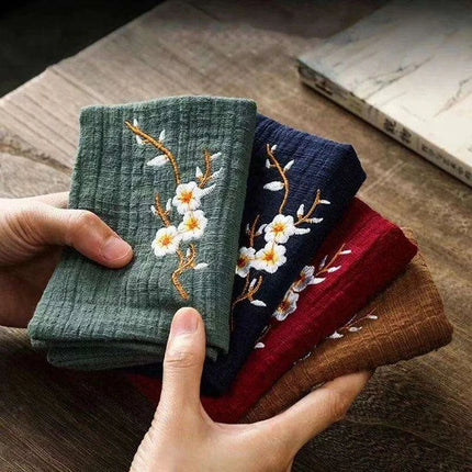 Elegant Japanese Matcha Tea Towel Set with Bamboo Whisk and Floral Design - Très Elite