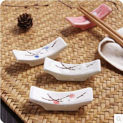 Elegant Japanese Plum Blossom Ceramic Chopstick Rest for Stylish Dining - Très Elite