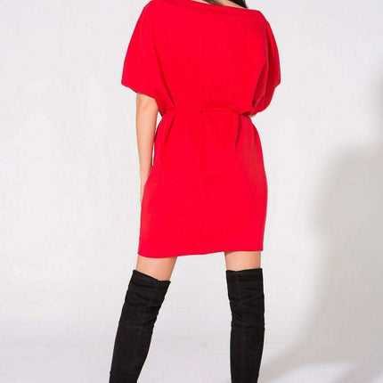 Elegant Knit Daydress with Stylish Boat Neck and Practical Pockets - Très Elite