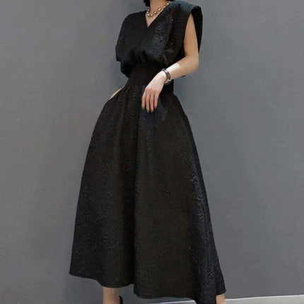 Elegant Korean White V-neck Sleeveless Summer Dress with Comfortable Elastic Waist - Très Elite