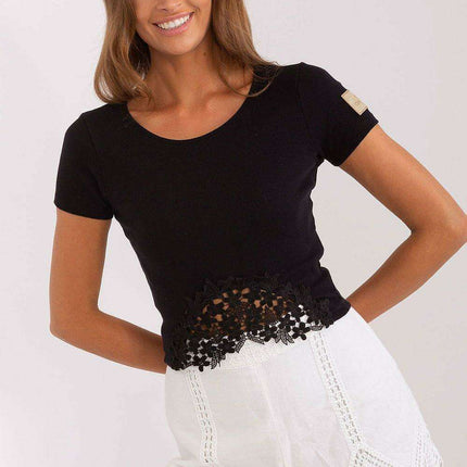 Elegant Lace-Detail Ribbed Top - Très Elite
