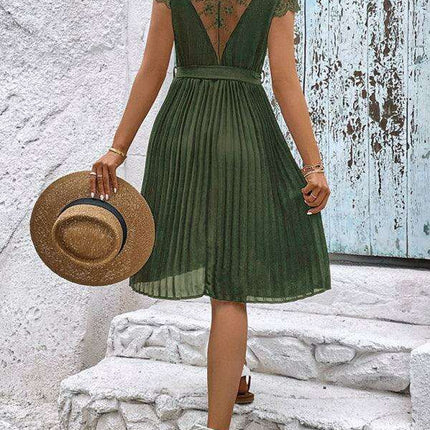 Elegant Lace-Embellished Pleated Dress for Stylish Women - Très Elite