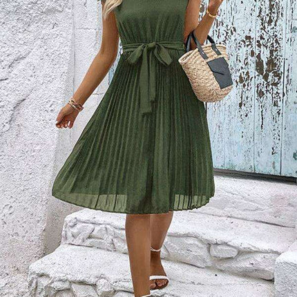 Elegant Lace-Embellished Pleated Dress for Stylish Women - Très Elite