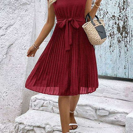 Elegant Lace-Embellished Pleated Dress for Stylish Women - Très Elite