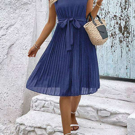 Elegant Lace-Embellished Pleated Dress for Stylish Women - Très Elite