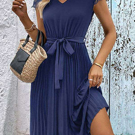 Elegant Lace-Embellished Pleated Dress for Stylish Women - Très Elite