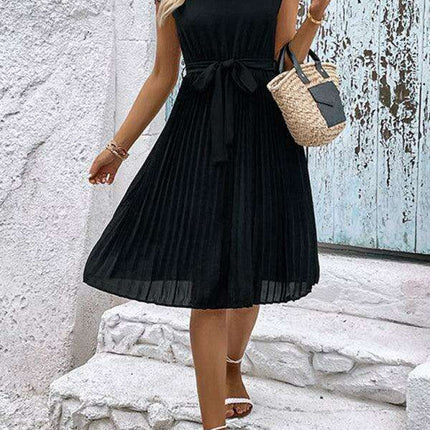 Elegant Lace-Embellished Pleated Dress for Stylish Women - Très Elite