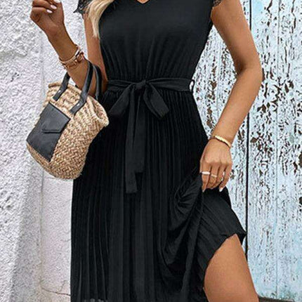 Elegant Lace-Embellished Pleated Dress for Stylish Women - Très Elite