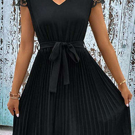 Elegant Lace-Embellished Pleated Dress for Stylish Women - Très Elite