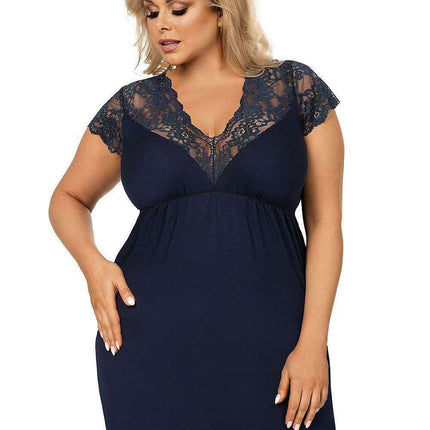 Elegant Lace Nightgown for Curvy Bodies - Très Elite