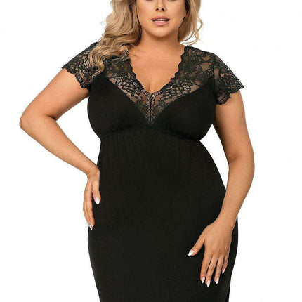Elegant Lace Nightgown for Curvy Bodies - Très Elite