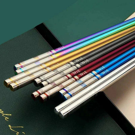 Elegant Laser Engraved Stainless Steel Chopsticks with Non-Slip Grip for Sushi and Noodle Lovers - Très Elite