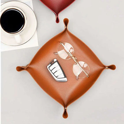 Elegant Leather Catchall Tray for Jewelry and Daily Essentials - Chic Storage Solution - Très Elite